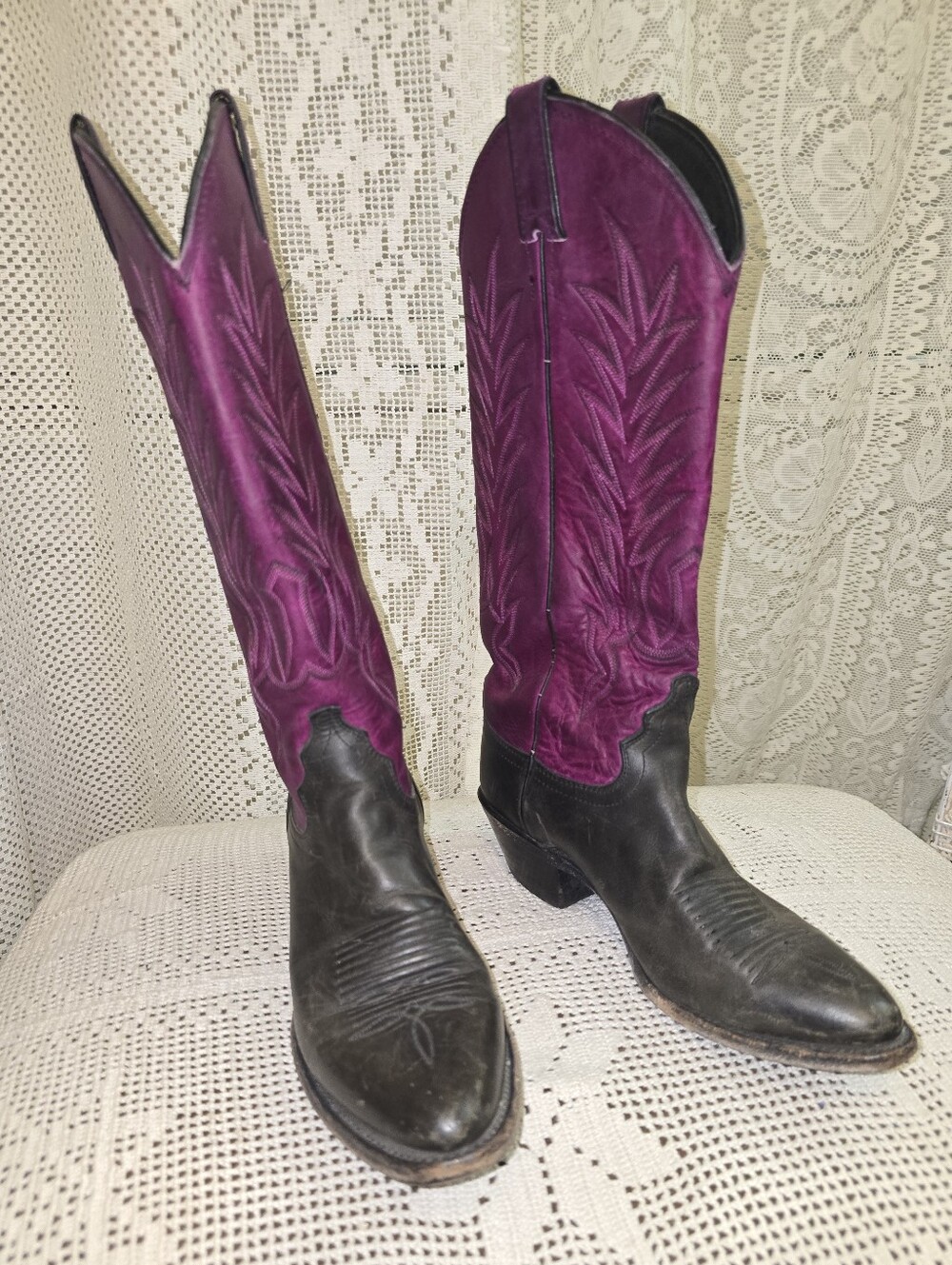Vintage Justin Cowboy Boots Plum And Black Womems 7B